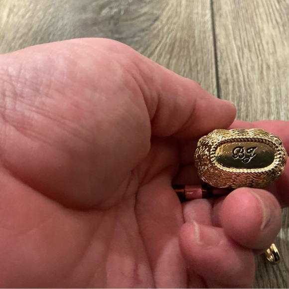 NWT Betsey Johnson Gold Woven Basket with grapes and wine bottle bag charm - Picture 4 of 5